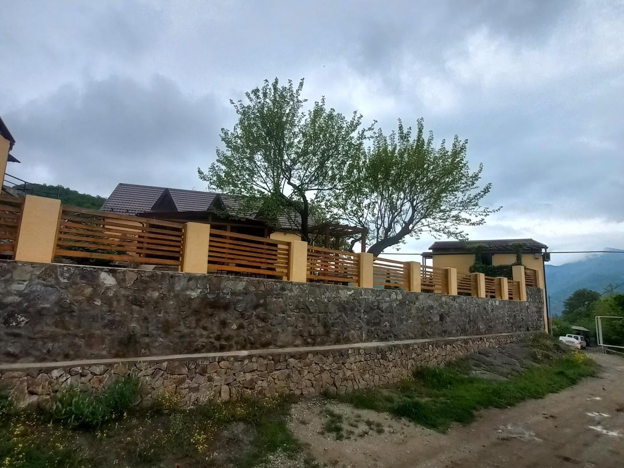 DiliVita Rest House Dilidschan Exterior foto