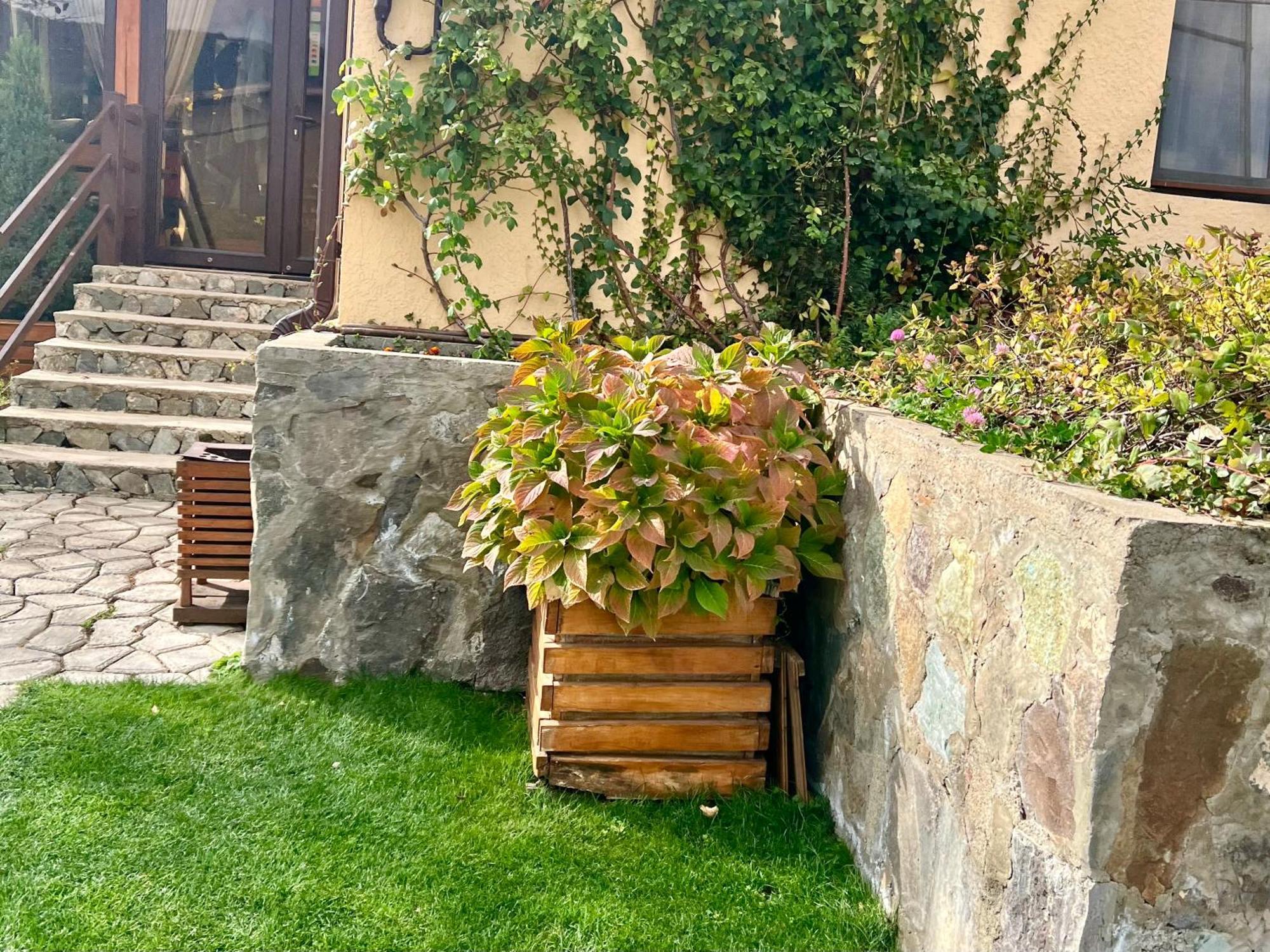 DiliVita Rest House Dilidschan Exterior foto